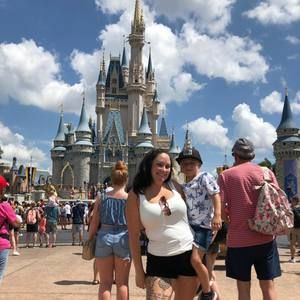 Meet your Posher, Roxanne